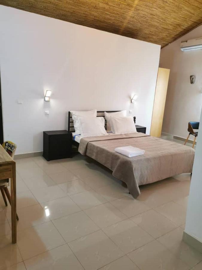 La Fandenoise Bed & Breakfast Thies Bagian luar foto