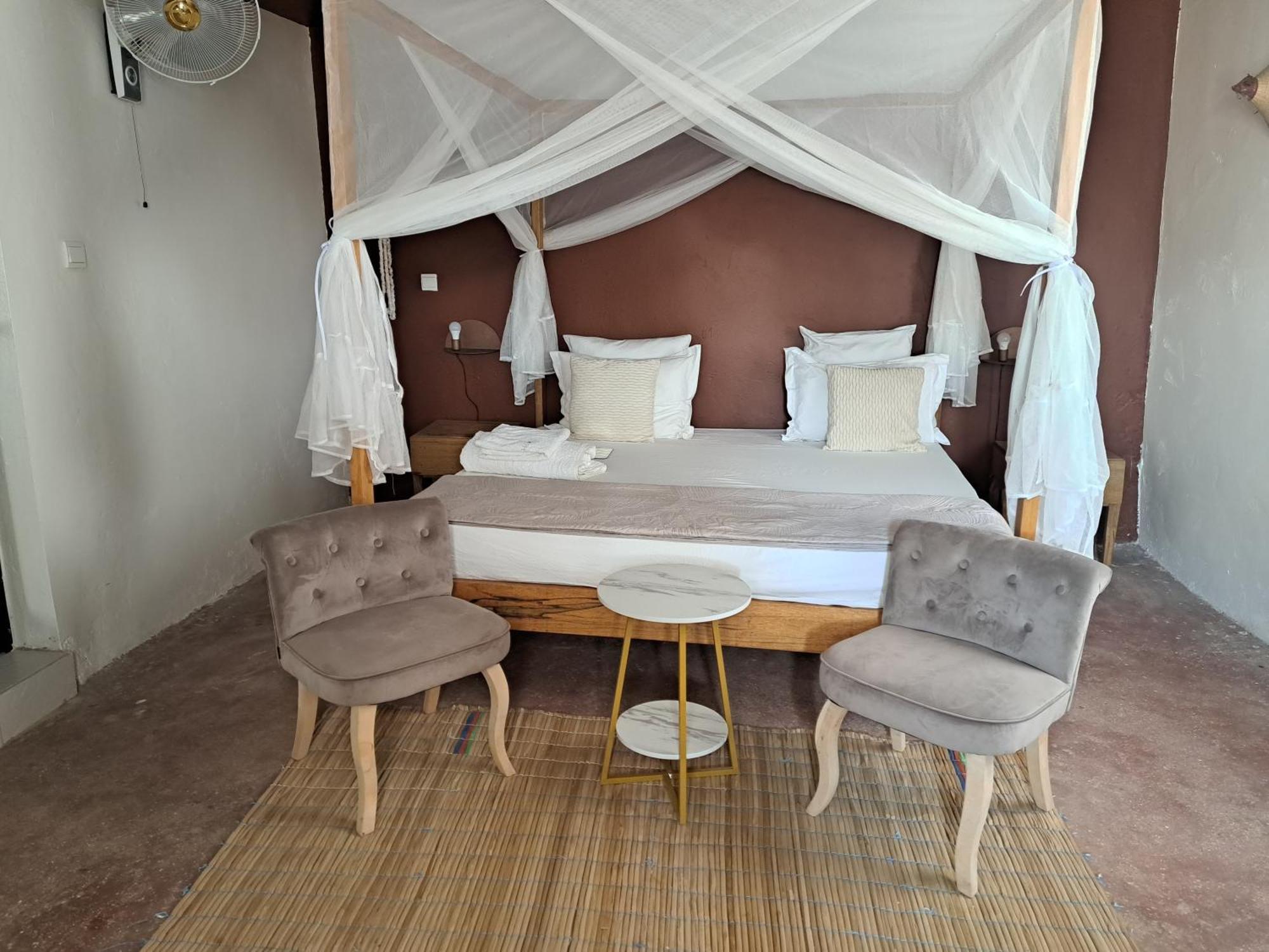 La Fandenoise Bed & Breakfast Thies Bagian luar foto