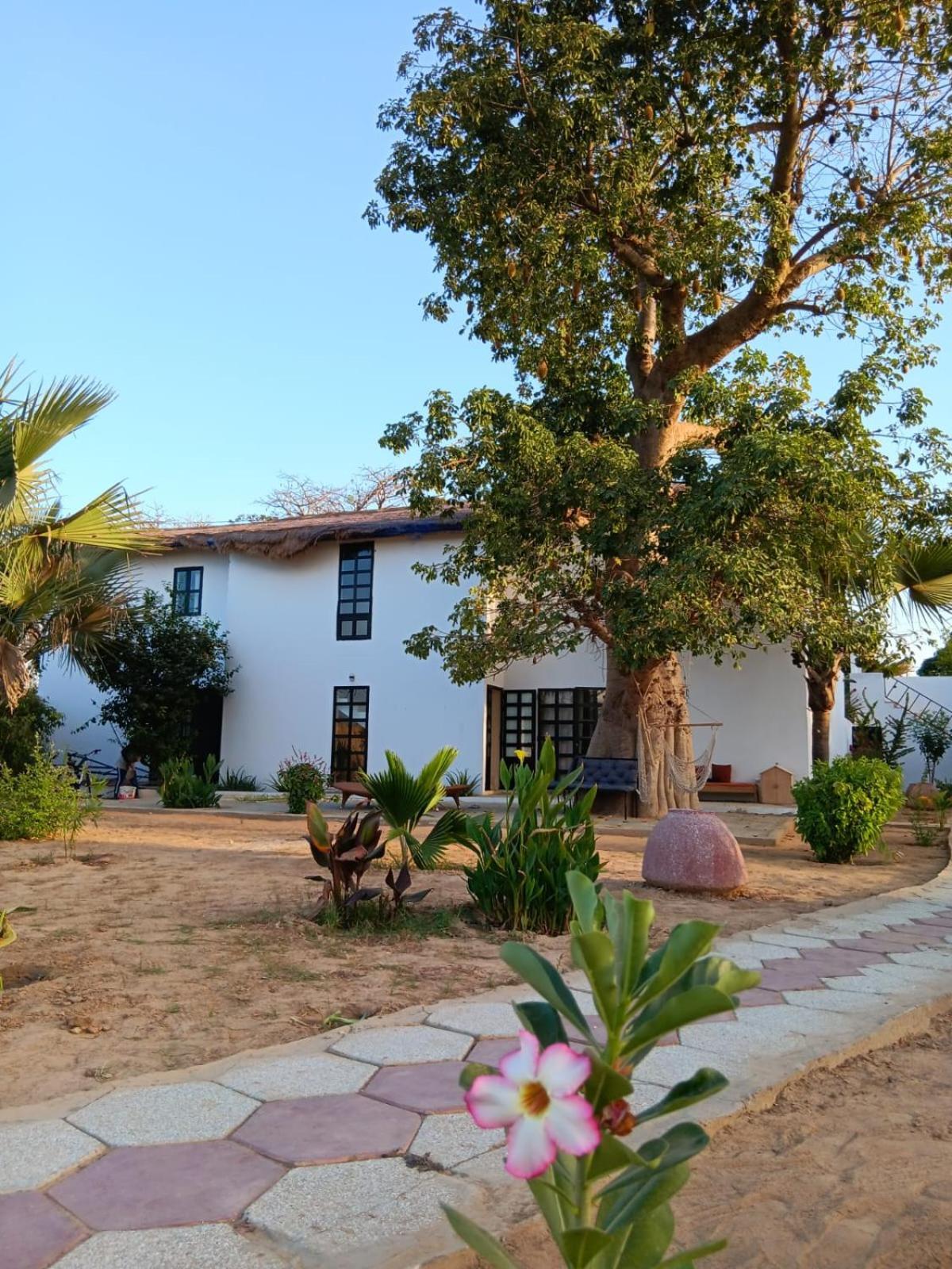 La Fandenoise Bed & Breakfast Thies Bagian luar foto