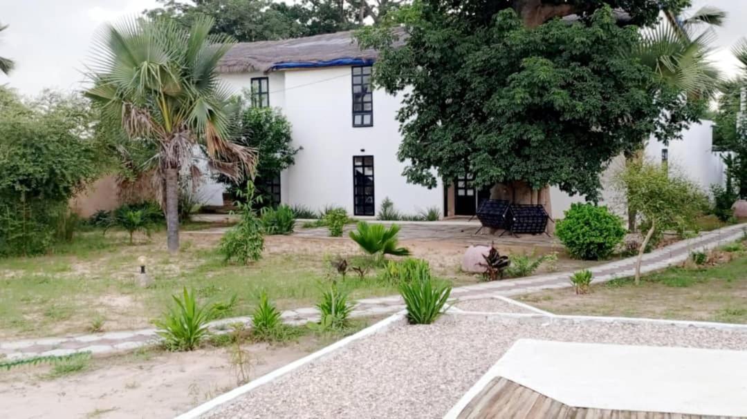La Fandenoise Bed & Breakfast Thies Bagian luar foto