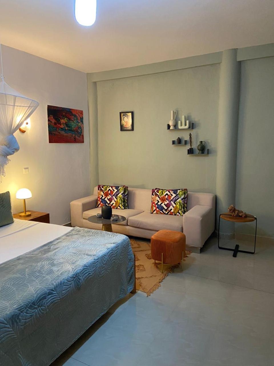 La Fandenoise Bed & Breakfast Thies Bagian luar foto